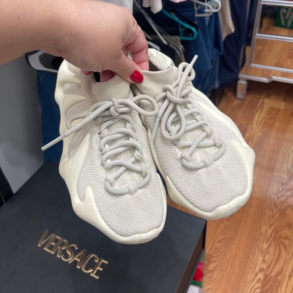 YEEZY Boost 450 CLOUD Size 5 Men’s = Size 6 Women’s - Picture 1 of 6